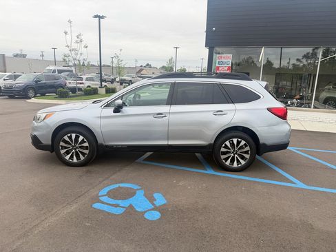 Used 2017 Subaru Outback 2.5i Limited AWD/4WD image 7