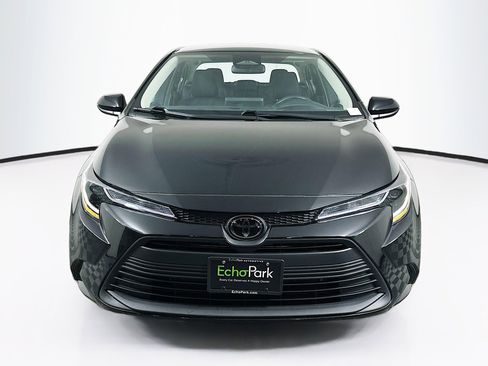 Used 2025 Toyota Corolla LE FWD image 2