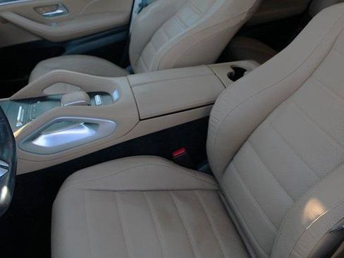 Used 2024 Mercedes-Benz GLS 580 4MATIC image 5