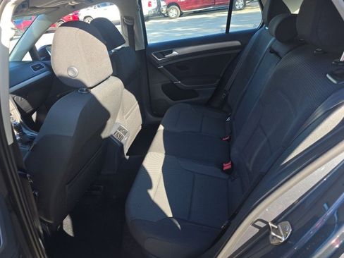 Used 2016 Volkswagen Golf S image 24