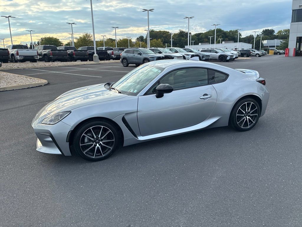 Used 2024 Toyota GR86 RWD image 17