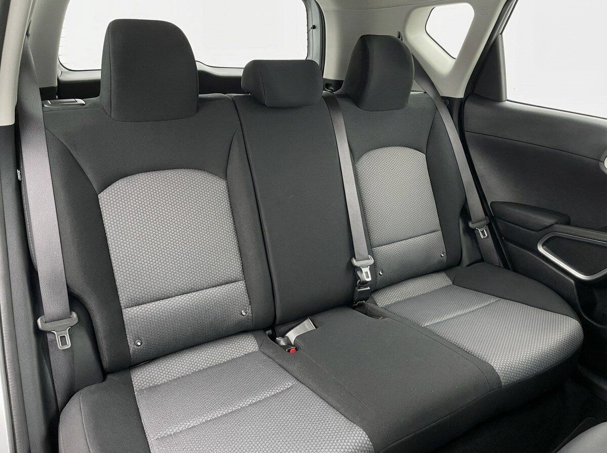 Used 2025 Kia Soul LX w/ LX Technology Package FWD image 13