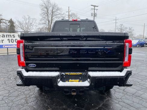 Used 2025 Ford F250 Platinum image 3