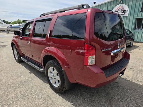 Used 2008 Nissan Pathfinder SE AWD/4WD image 12