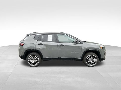 Used 2022 Jeep Compass Limited w/ Elite Group AWD/4WD image 7