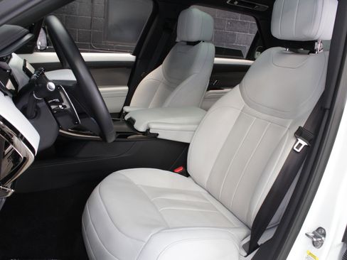 Used 2025 Land Rover Range Rover Sport SE AWD/4WD image 35