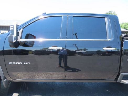 Used 2020 Chevrolet Silverado 2500 High Country w/ Z71 Off-Road Package AWD/4WD image 15