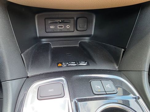 Used 2022 Chevrolet Equinox Premier image 32