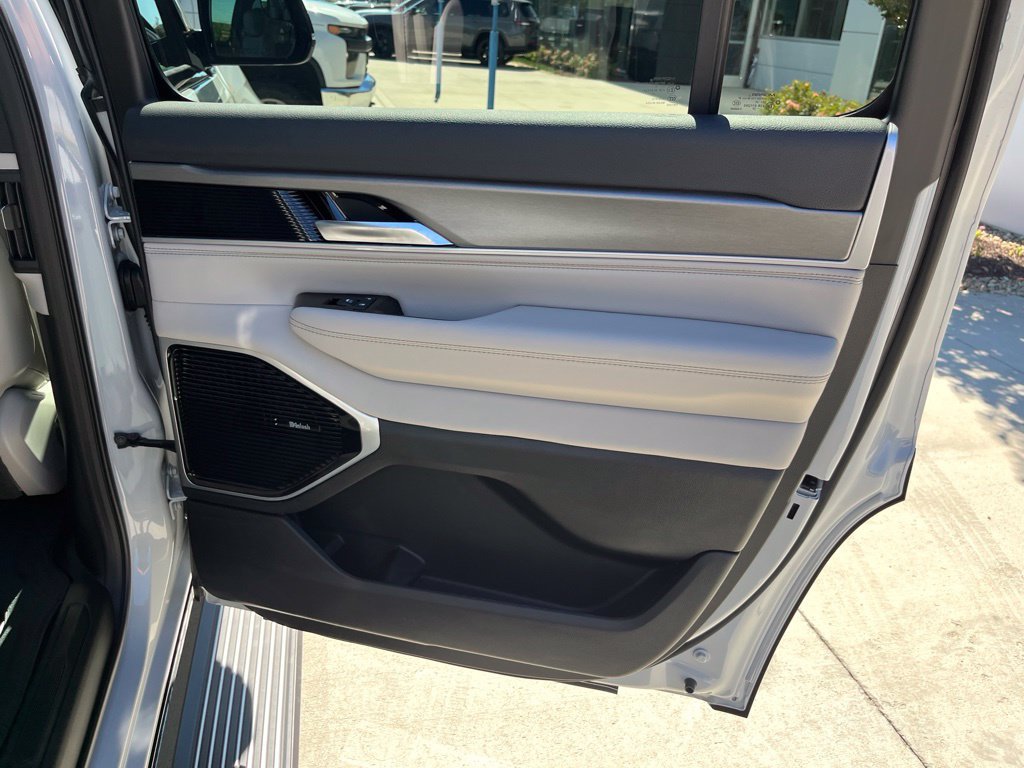 New 2027 Jeep Grand Wagoneer Limited AWD/4WD image 26