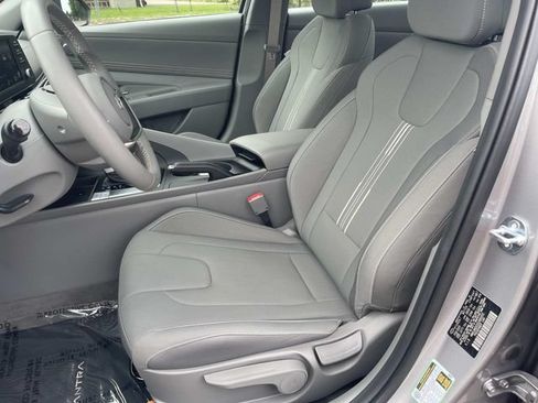 Used 2025 Hyundai Elantra Sport FWD image 24