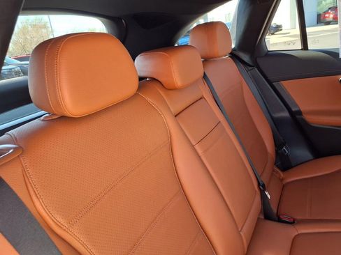 Used 2024 Mercedes-Benz GLC 300 4MATIC image 23