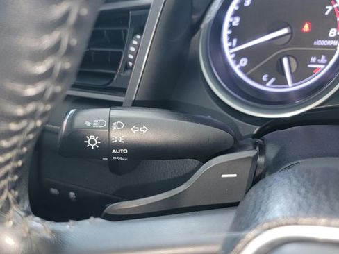 Used 2020 Toyota Camry SE image 17