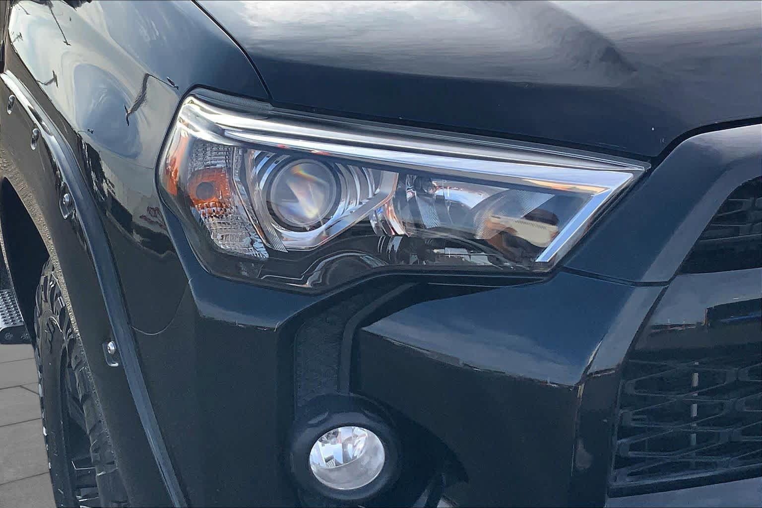 Used 2016 Toyota 4Runner SR5 Premium AWD/4WD image 28