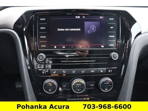 Used 2021 Volkswagen Passat 2.0T SE image 14