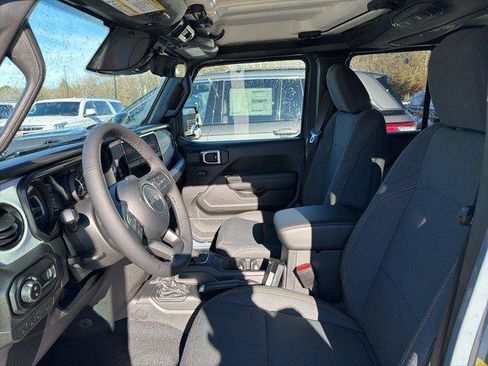New 2026 Jeep Gladiator Willys AWD/4WD image 13