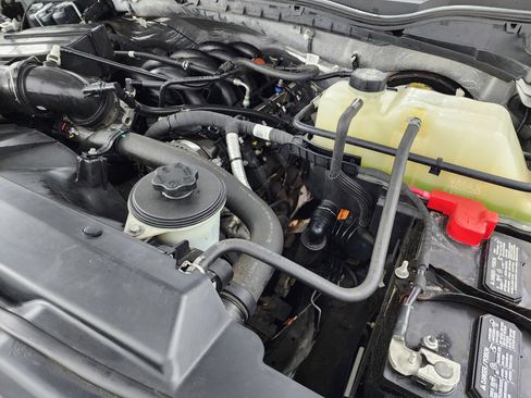 Used 2022 Ford F250 Lariat w/ Chrome Package image 16