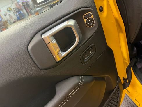 Certified 2021 Jeep Wrangler Unlimited Sahara AWD/4WD image 17