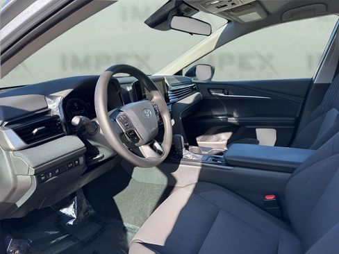 Used 2026 Toyota Camry LE image 9