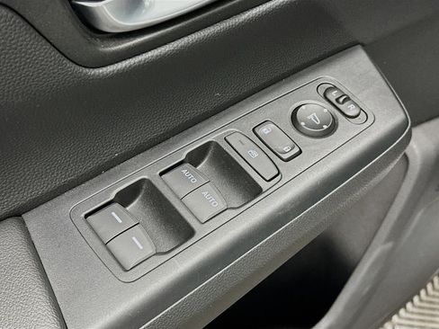 Used 2025 Honda CR-V EX image 15