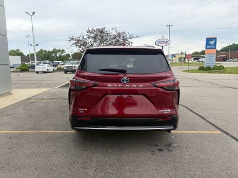 Used 2022 Toyota Sienna Platinum AWD/4WD image 36