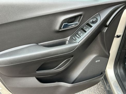 Used 2016 Chevrolet Trax LTZ AWD/4WD image 10