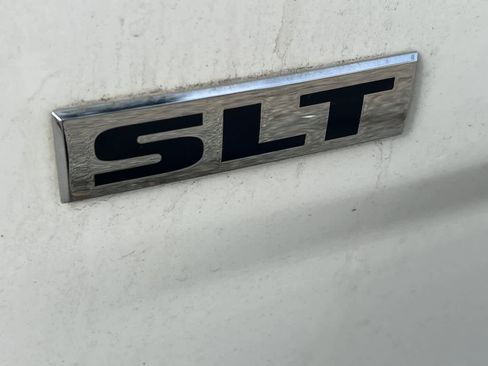 Used 2015 RAM 1500 Classic SLT image 3
