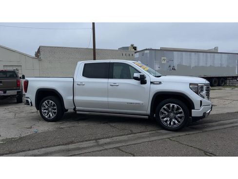 Used 2022 GMC Sierra 1500 Denali w/ Denali Reserve Package image 4
