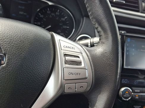 Used 2015 Nissan Rogue SL AWD/4WD image 22
