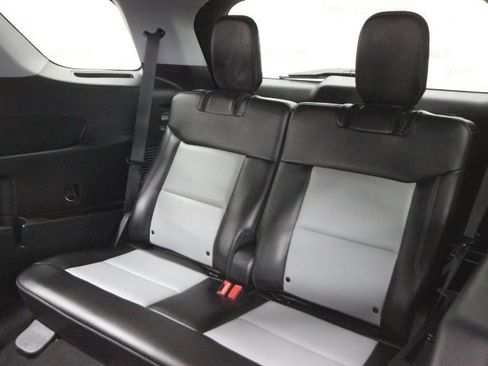 Used 2022 Ford Explorer XLT w/ Equipment Group 202A image 26