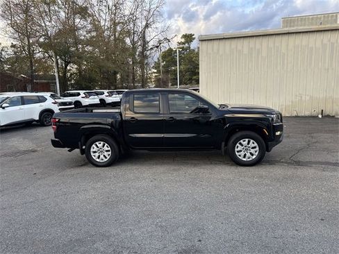 Used 2022 Nissan Frontier SV image 4