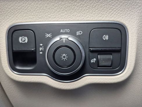 Used 2024 Mercedes-Benz EQB 300 300 image 27