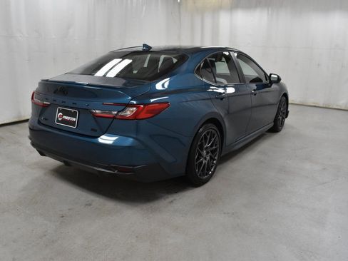 Used 2025 Toyota Camry Hybrid image 5