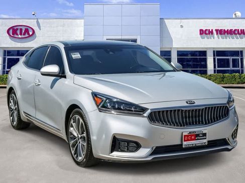 Used 2017 Kia Cadenza Technology FWD image 3