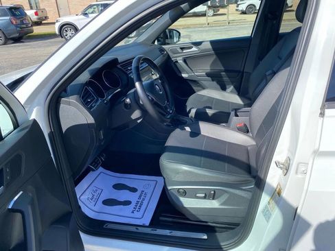 Used 2020 Volkswagen Tiguan SE R-Line image 14