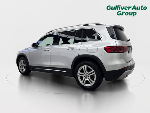 Used 2020 Mercedes-Benz GLB 250 4MATIC w/ Parking Assistance Package image 4