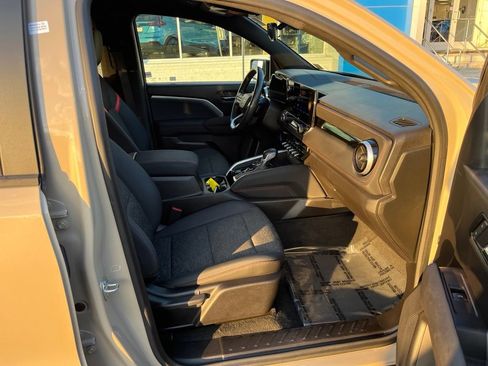 Used 2023 Chevrolet Colorado Z71 w/ Advanced Trailering Package AWD/4WD image 49