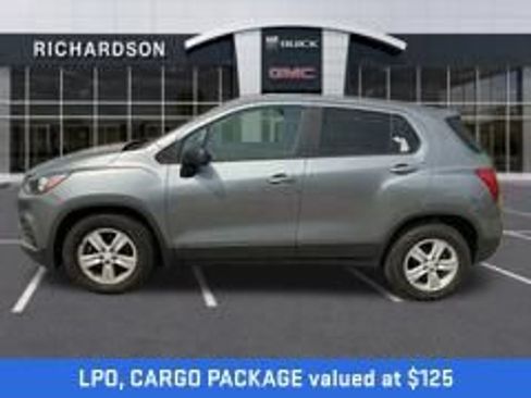 Used 2020 Chevrolet Trax LS w/ Tint and Cruise Package FWD image 3