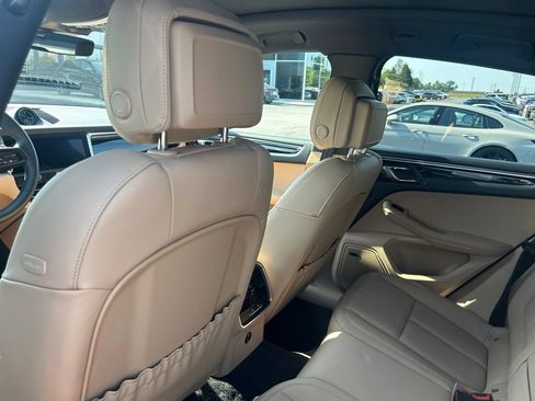 Certified 2026 Porsche Macan AWD/4WD image 20