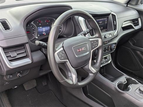 Used 2024 GMC Terrain SLE image 7