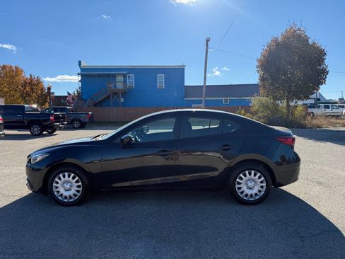 Used 2016 MAZDA MAZDA3 i Sport image 2