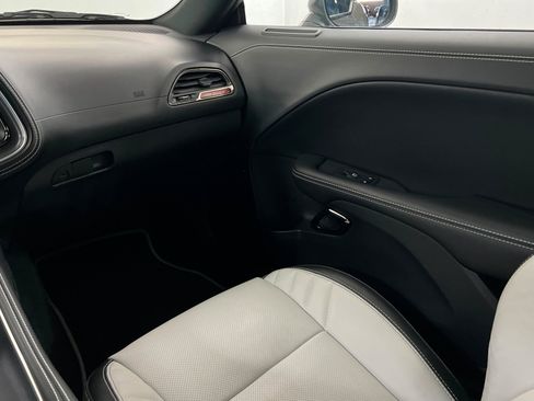 Used 2023 Dodge Challenger SRT Hellcat RWD image 10