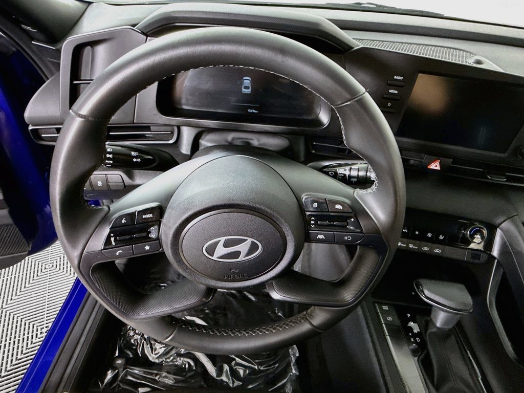 Certified 2025 Hyundai Elantra Sport FWD image 19