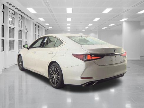 Used 2024 Lexus ES 350 w/ Premium Package image 5