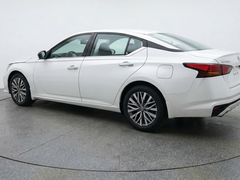 Used 2025 Nissan Altima 2.5 SV image 6