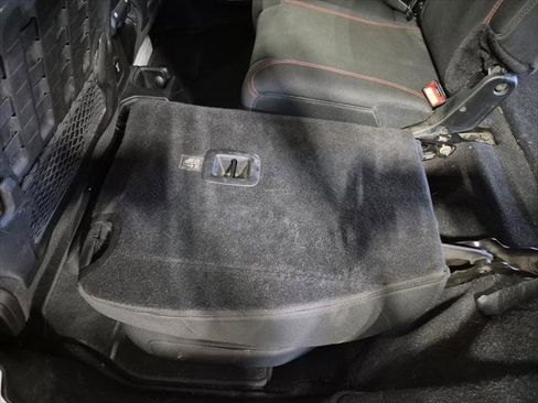 Used 2018 Jeep Wrangler Unlimited Rubicon image 22