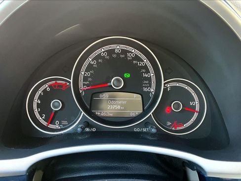 Used 2019 Volkswagen Beetle 2.0T SE FWD image 23