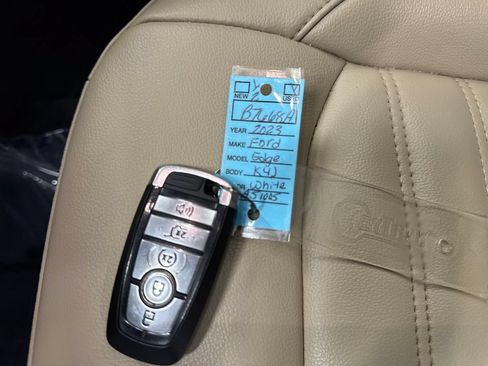 Certified 2023 Ford Edge SEL w/ Convenience Package AWD/4WD image 32