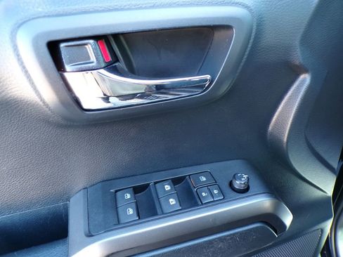 Used 2019 Toyota Tacoma TRD Sport image 13