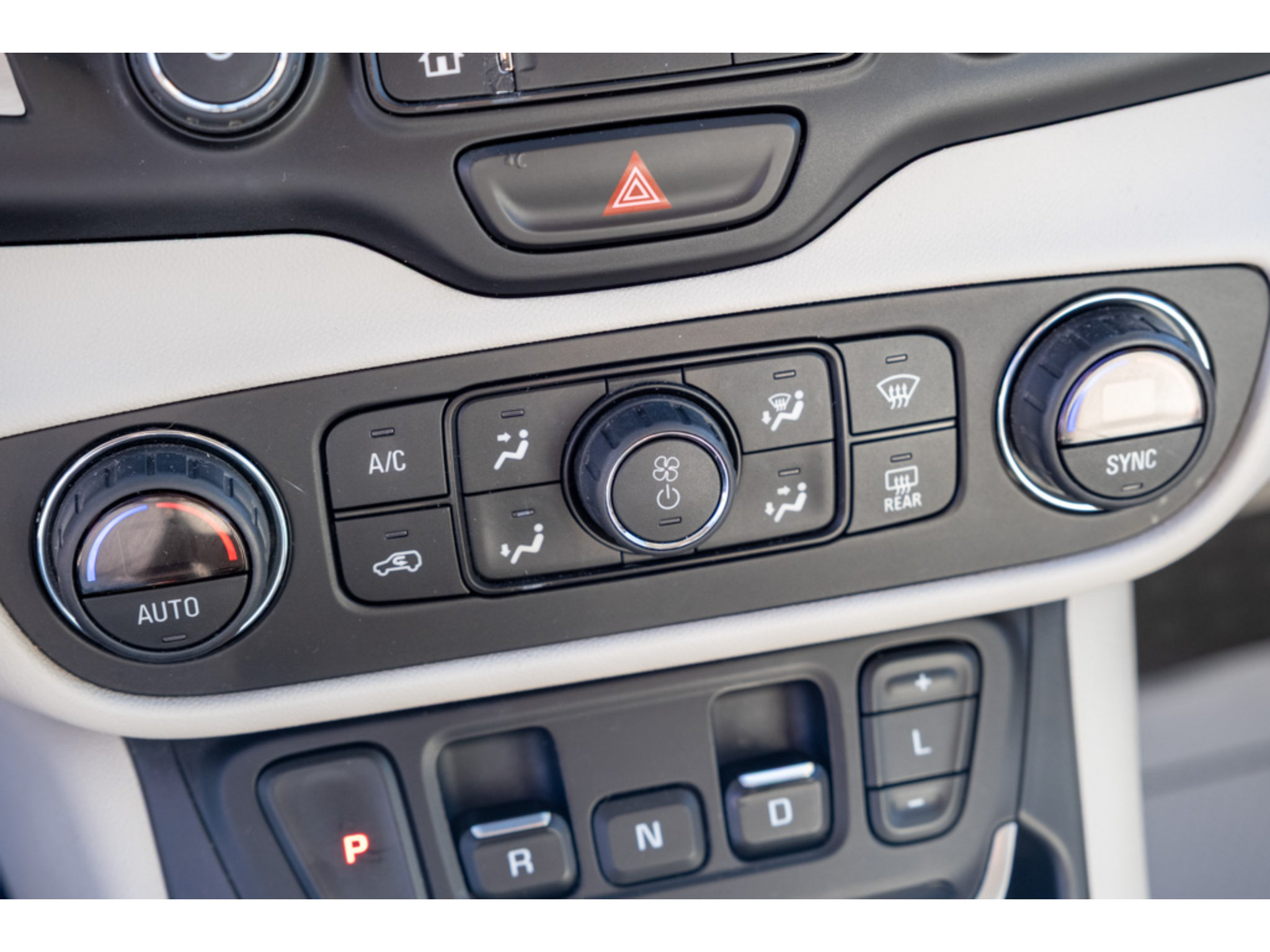 Used 2019 GMC Terrain Denali w/ Advanced Safety Package FWD image 29