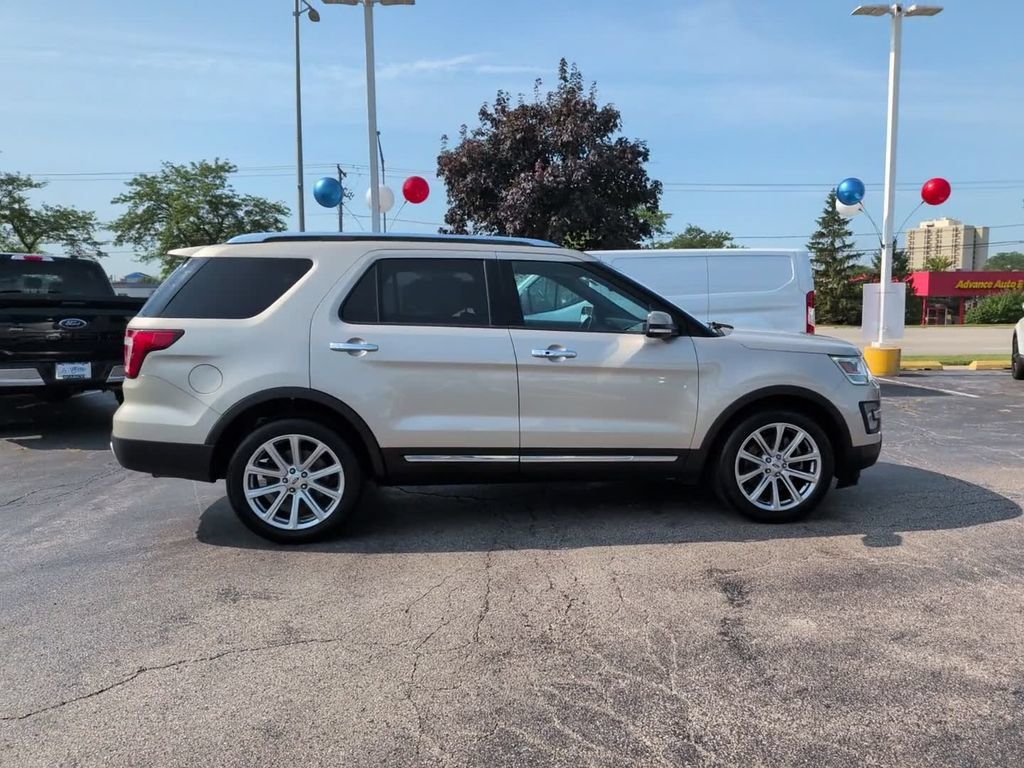 Used 2017 Ford Explorer Limited FWD image 3
